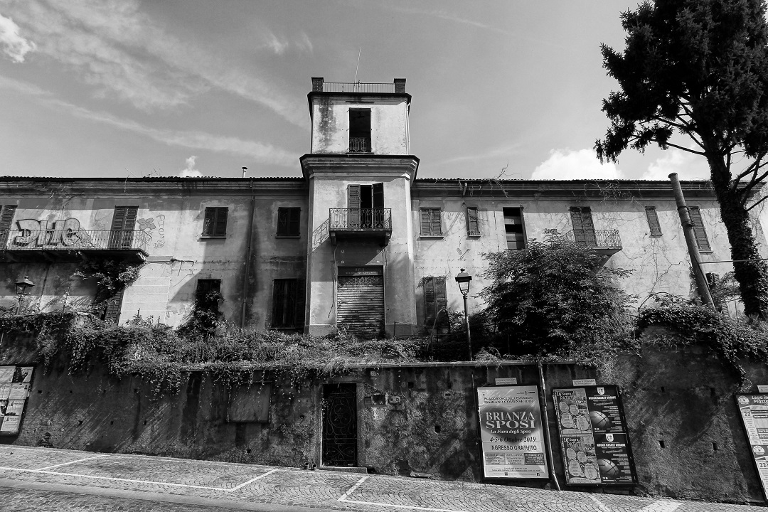 Ritardi nel cantiere di Palazzo Rovelli e della piazza: l’opposizione chiede conto all’Amminsitrazione