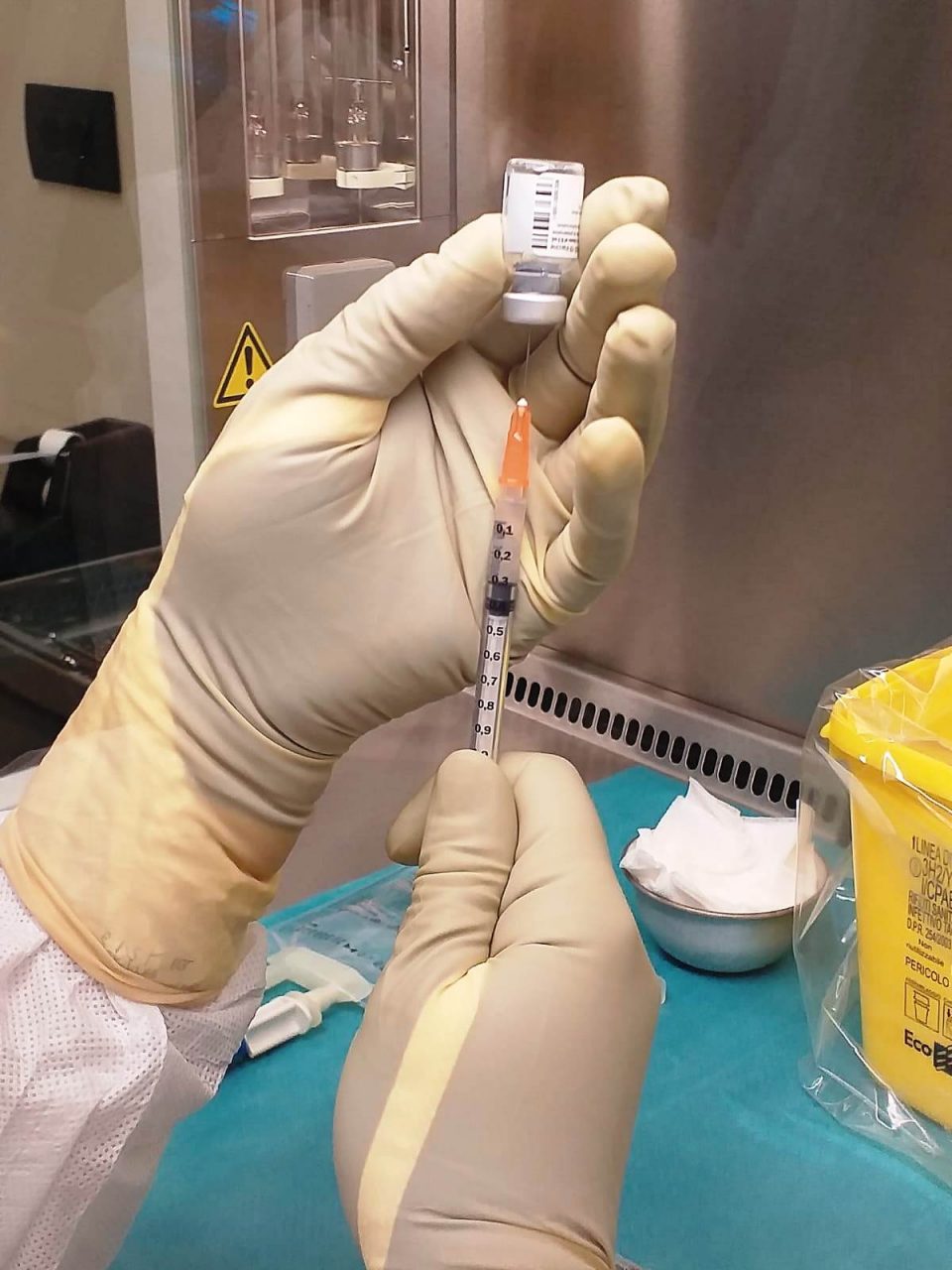 Lucchini: “Nessun intoppo coi vaccini Covid, entro fine settimana il 70% delle dosi”