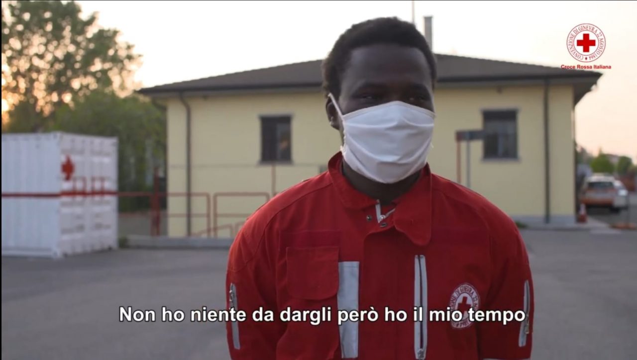 Dal centro d’accoglienza alla prima linea Covid con la Croce Rossa: Sole d’Oro a Sylla Sekou