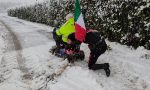 Carrozzina bloccata dalla neve, disabile soccorso dai carabinieri