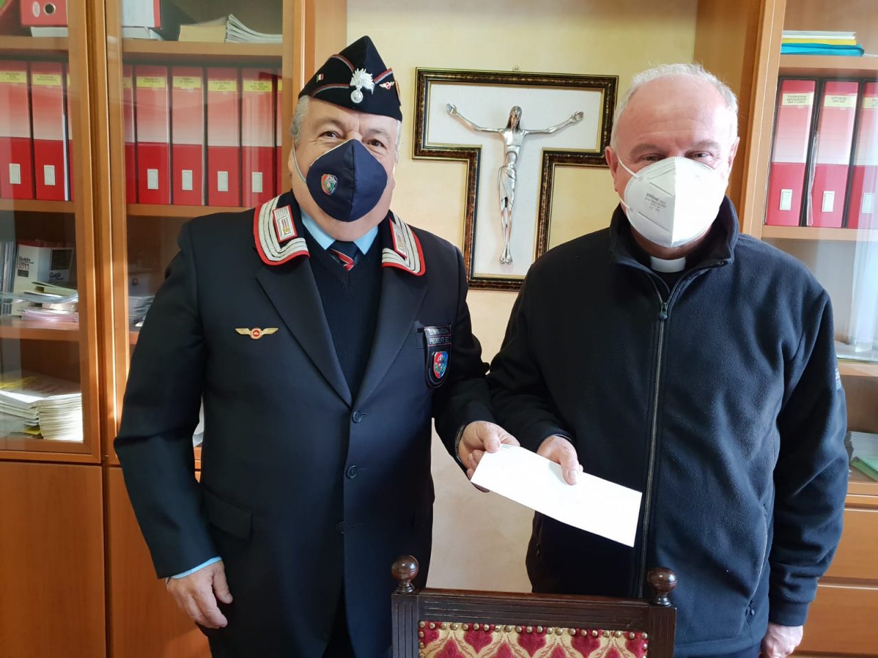 La sezione Anc di Tradate sostiene il restauro del tetto della chiesa