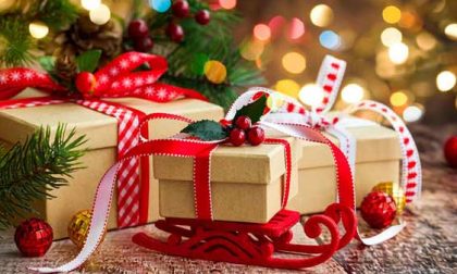 Ultimi regali di Natale, 6 su 10 non spenderanno più di 200 euro