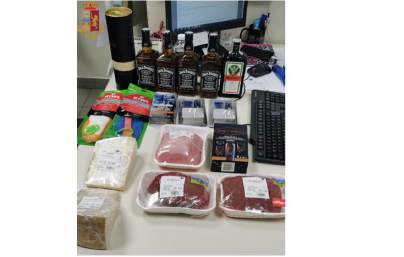 Furti in un supermercato del centro, denunciati due giovani