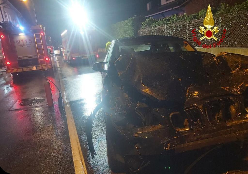Incidente nella notte a Cogliate, grave un 19enne