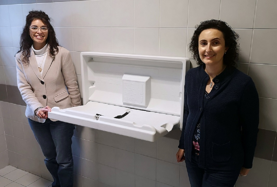 Solaro, un fasciatoio a muro posizionato in comune