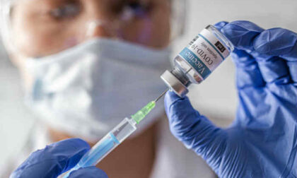 Vaccino anti-Covid: da lunedì al via le prenotazioni per gli over 65