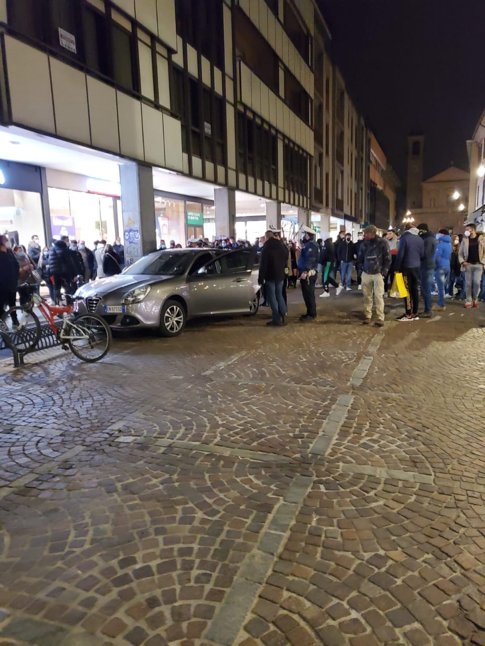 Fuga e schianto in Corso Italia a Saronno, Cattaneo: “Pusher come terroristi”