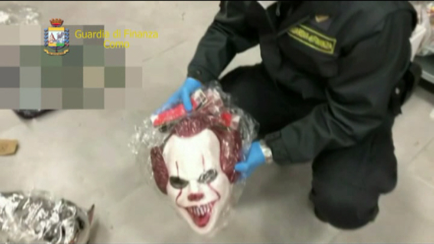 Carnevale in sicurezza: sequestrati dalla Finanza 20mila articoli non in regola