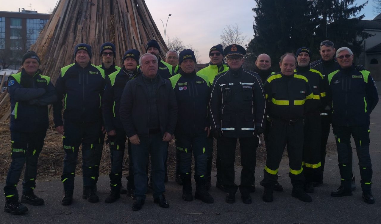 Rimosso il coordinatore, i volontari della Protezione civile si autosospendono