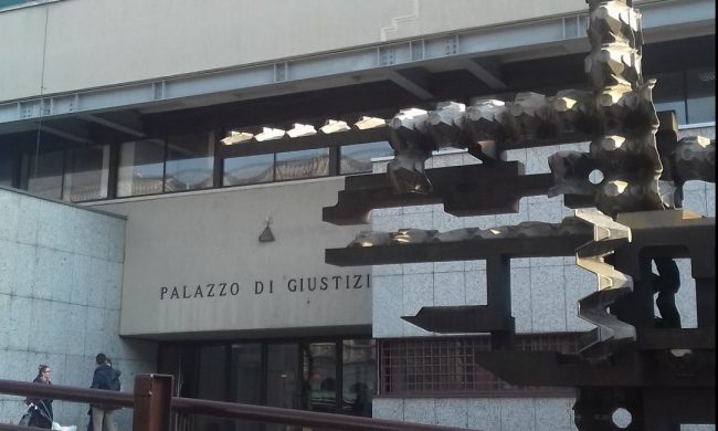 Cabiate, a un mese dall’omicidio la mamma di Sharon scrive alla piccola: “Cerco giustizia per te”