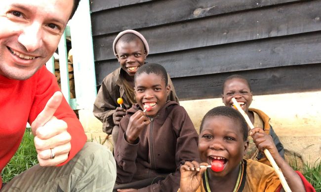 Attacco a convoglio Onu in Congo: morto Luca Attanasio, l’ambasciatore italiano cresciuto a Limbiate