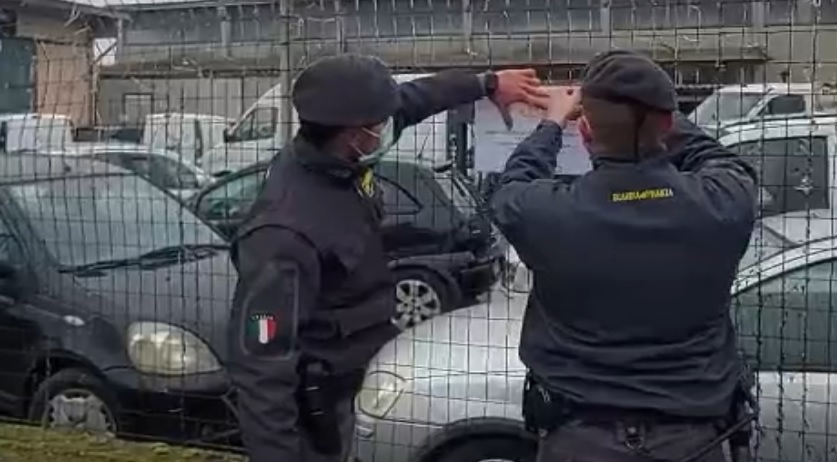 “Ghost Motors”: società fittizia si intesta 188 auto per non pagare tasse e multe