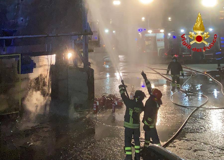 incendio nella vetreria Gerenzano 2