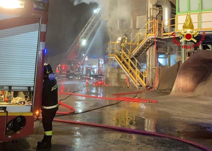 Incendio nella vetreria di Gerenzano