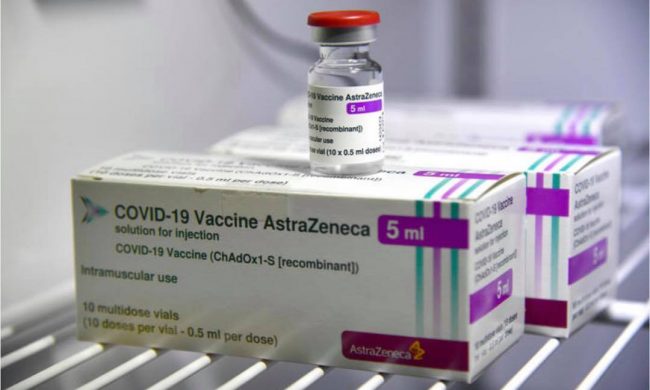 In 21 ore da “ingiustificato allarme” a “divieto di utilizzo precauzionale”: stop ad AstraZeneca dall’Aifa