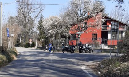 Pianbosco, perde il controllo della moto per evitare un'auto: in ospedale