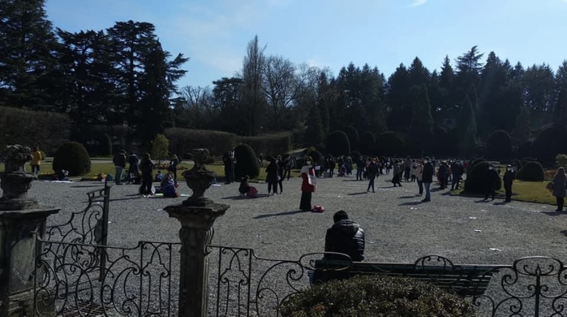 Giù le mani dalla scuola: famiglie e insegnanti insieme contro la Dad