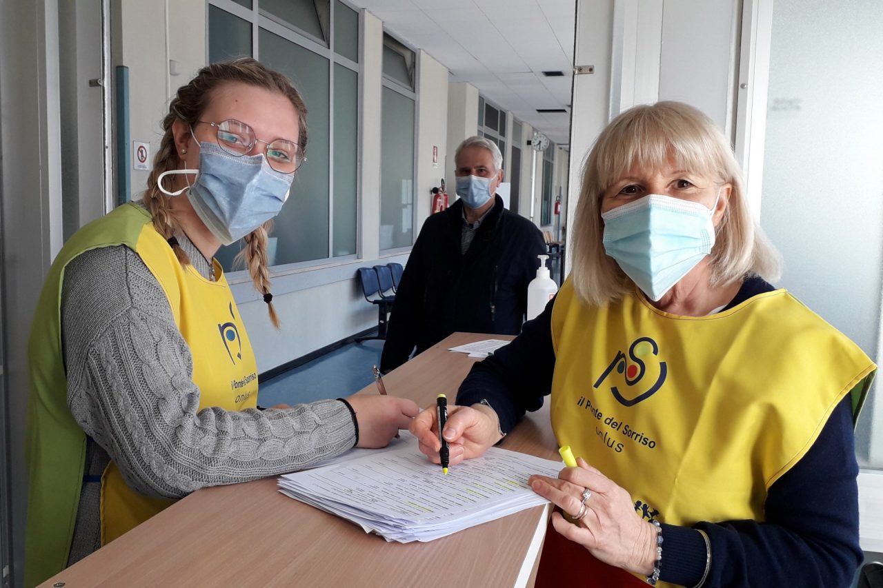 Sguardo nei centri vaccinali: l’esperienza della presidente del Ponte del Sorriso
