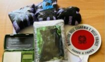 Blitz della Finanza: 10 arrestati e 4 chili di cocaina e hashish sequestrati. Ultrasettantenni usati come corrieri