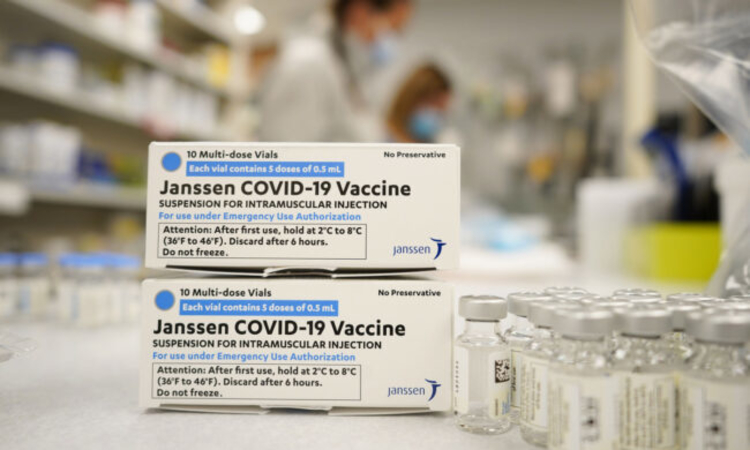 Federfarma: “Vaccini Johnson&Johnson nelle farmacie da fine aprile”