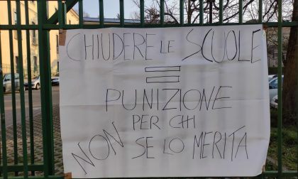 #GiùLeManiDallaScuola: le proteste dei genitori montano in tutta la provincia
