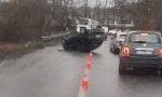 Auto ribaltata in Varesina, donna ferita a Vedano