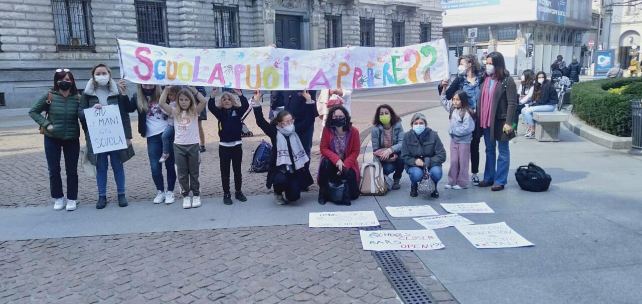 Anche Tradate alla manifestazione a Milano contro la DaD