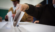 Elezioni comunali, i candidati sindaco ai seggi per votare