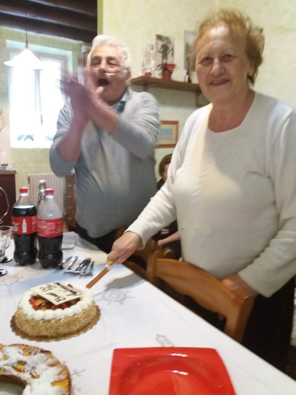 Covid, marito e moglie muoiono insieme a Mozzate
