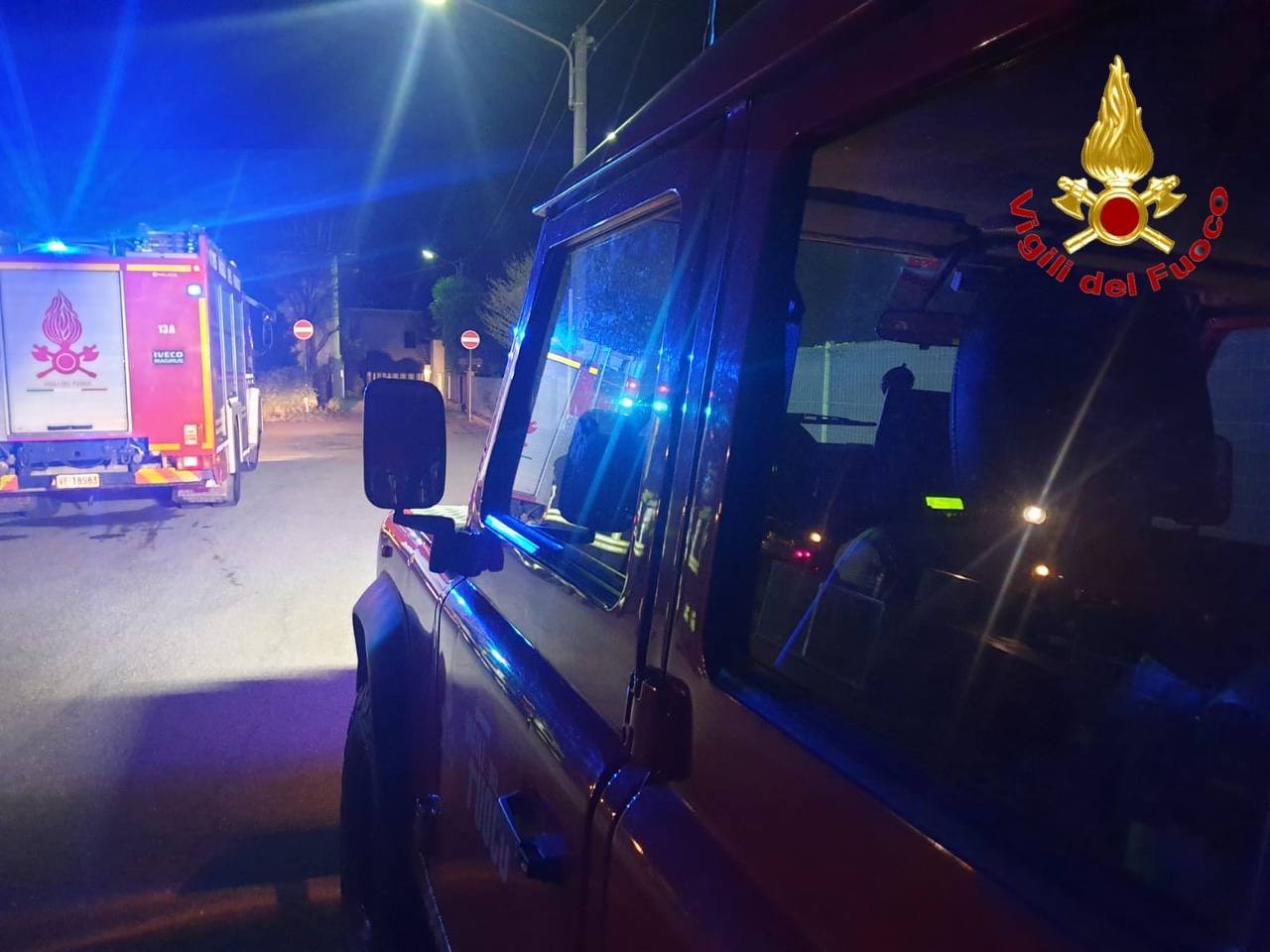 Fumo in un vano ascensore, intervengono i Vigili del fuoco
