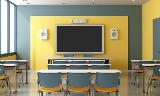 Scuole aperte per i figli dei lavoratori dei servizi pubblici essenziali. Sì, ma chi sono? I Comuni chiedono chiarimenti alla Regione