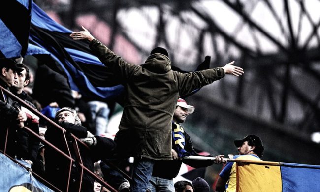 Arrestato storico capo ultrà dell’Inter: era su un’auto rubata con pistola, manette e pettorine della Finanza