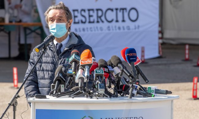 Fontana “Occorre accelerare sulle vaccinazioni. La gente è stanca delle privazioni”