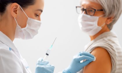Da oggi vaccino Covid combinato all'antinfluenzale: chi ne ha diritto