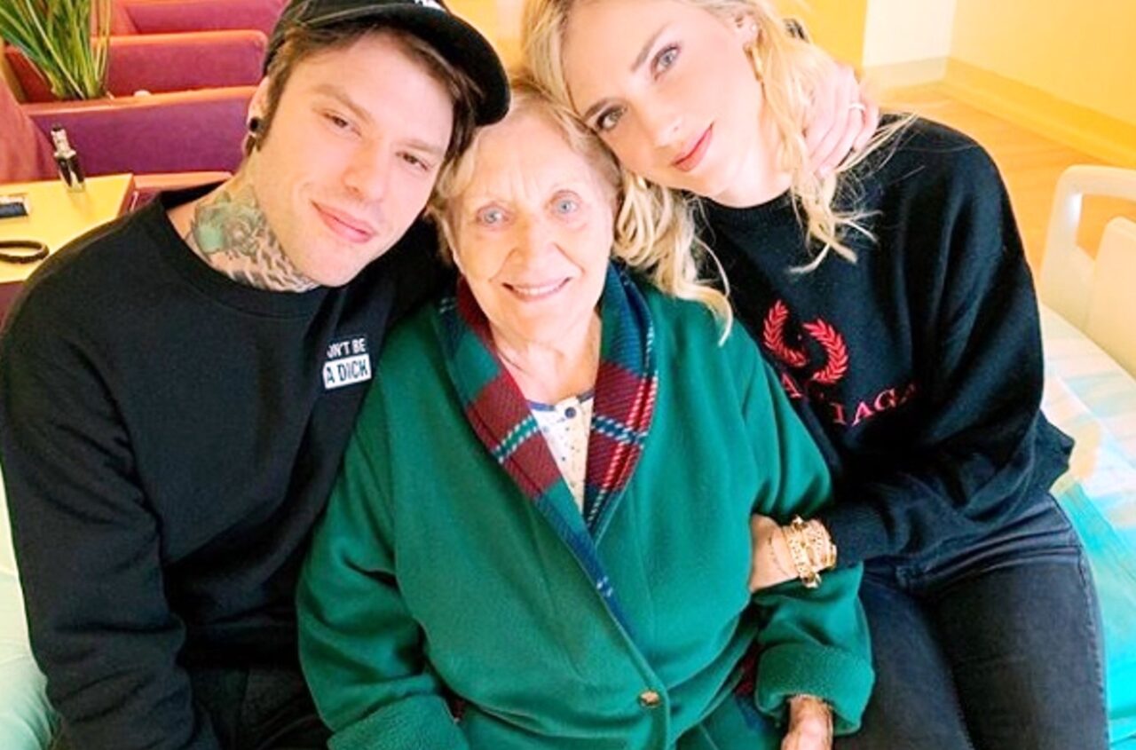 Il “caso” del vaccino alla nonna di Fedez. Ferragni alza la polemica e la chiamata arriva