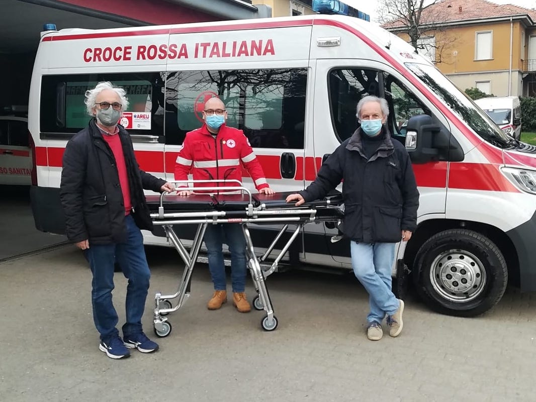 Dalla raccolta fondi una nuova barella per la Croce Rossa di Saronno