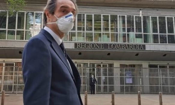 Vaccini, problema vacanze. Fontana: “Se richiamo durante le ferie si deve tornare a casa”