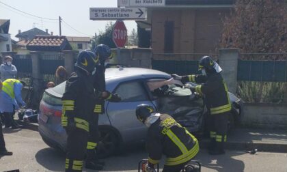 Grave incidente a Marnate, uno degli automobilisti resta intrappolato