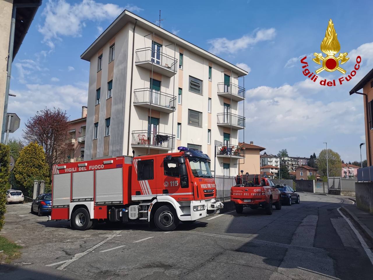 Crolla l’intonaco di un appartamento a Varese, colpite due neonate in culla