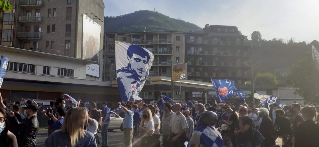 Festa fuori dal Sinigaglia per il Como calcio: conquistata la serie B