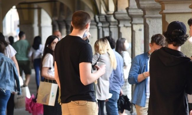 Scuola, ristoranti, sport e spostamenti: come funzionano le riaperture dal 26 aprile