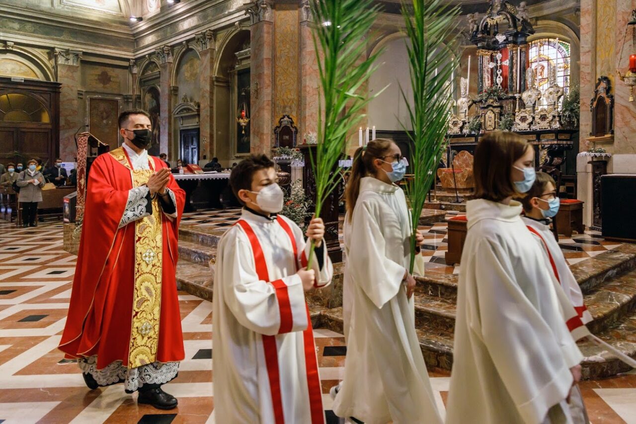 Gerenzano, la parrocchia è pronta per la Santa Pasqua