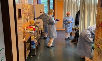 Prima domenica di vaccini per i pazienti oncologici al Day Hospital di Saronno