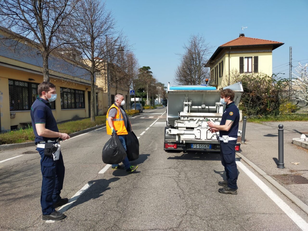Furbetti dei rifiuti, 22 multe in poche settimane