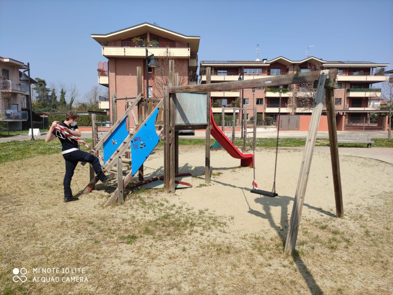 Riaperti i parchi giochi, a Pasqua si torna sugli scivoli