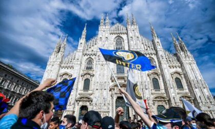 Polemiche per i festeggiamenti interisti a Milano. La Questura: "Spontanea e incontenibile euforia collettiva"