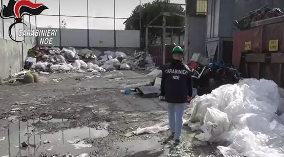Traffico illecito di rifiuti ferrosi: arrestata una intera famiglia di Colico, cinque ai domiciliari