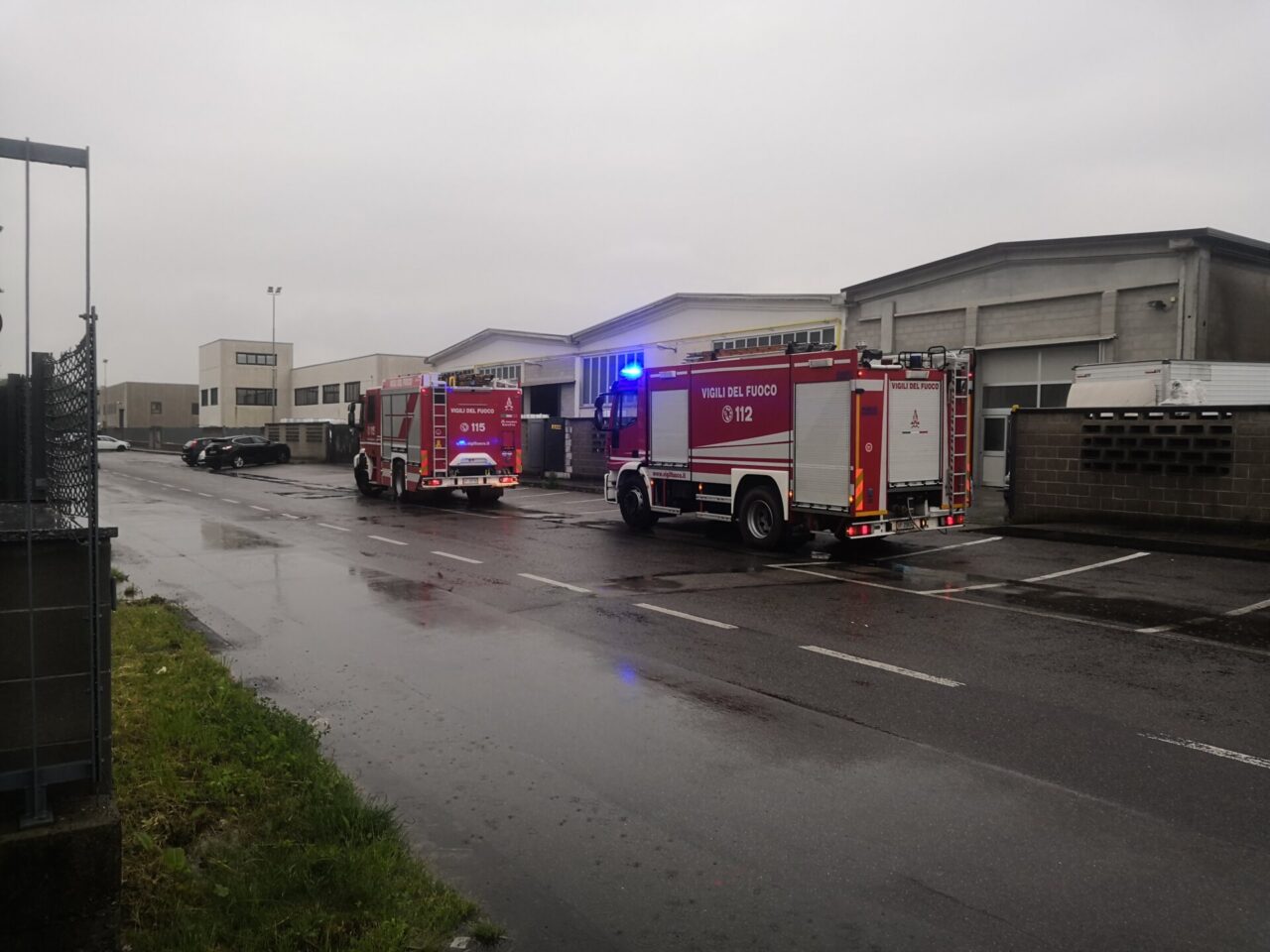 L'incendio di lunedì mattina in una ditta di Misinto domato dai Vigili del Fuoco