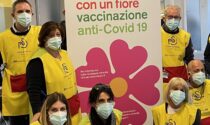 Il Ponte del Sorriso scrive a Figliuolo: "Vaccinate i volontari dei centri vaccinali"