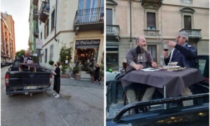 Gli tolgono il giardino, ristoratore accoglie i clienti... su un pick-up
